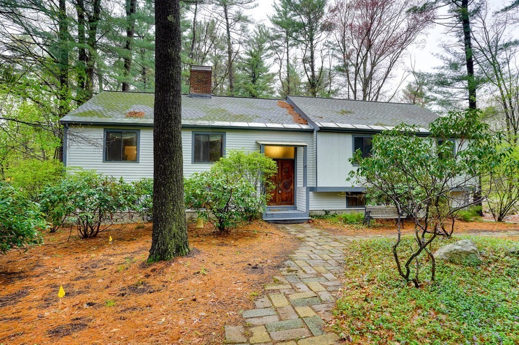 8 Coolidge Road Wayland, MA 01778 - Photo 1 of 33
