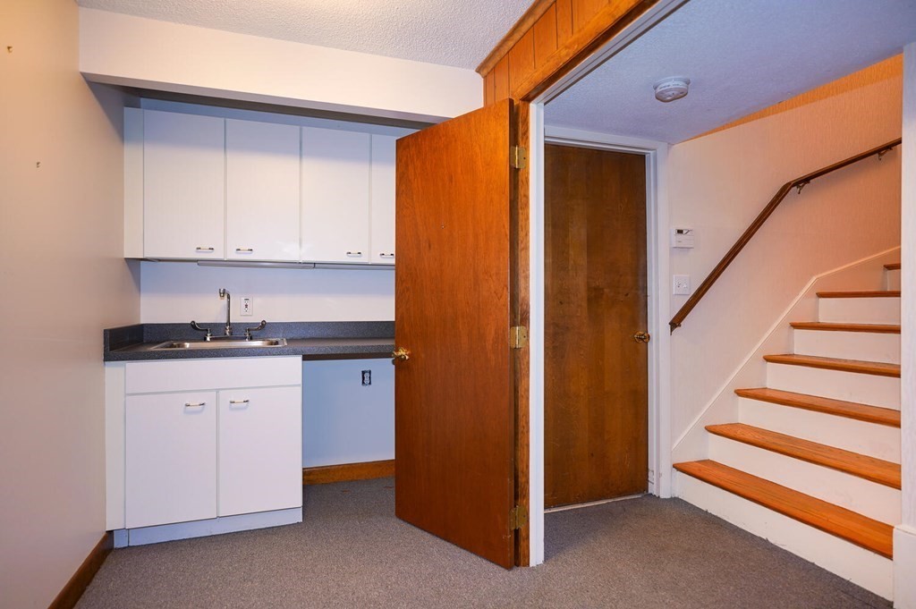 8 Coolidge Road Wayland, MA 01778 - Photo 21 of 33
