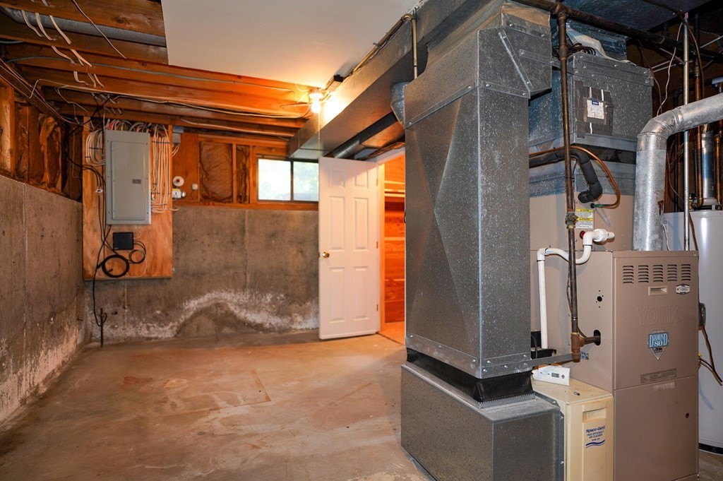 8 Coolidge Road Wayland, MA 01778 - Photo 27 of 33