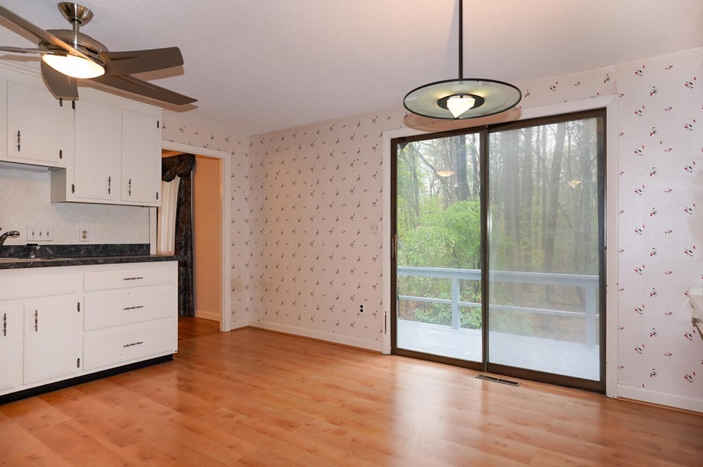 8 Coolidge Road Wayland, MA 01778 - Photo 9 of 33