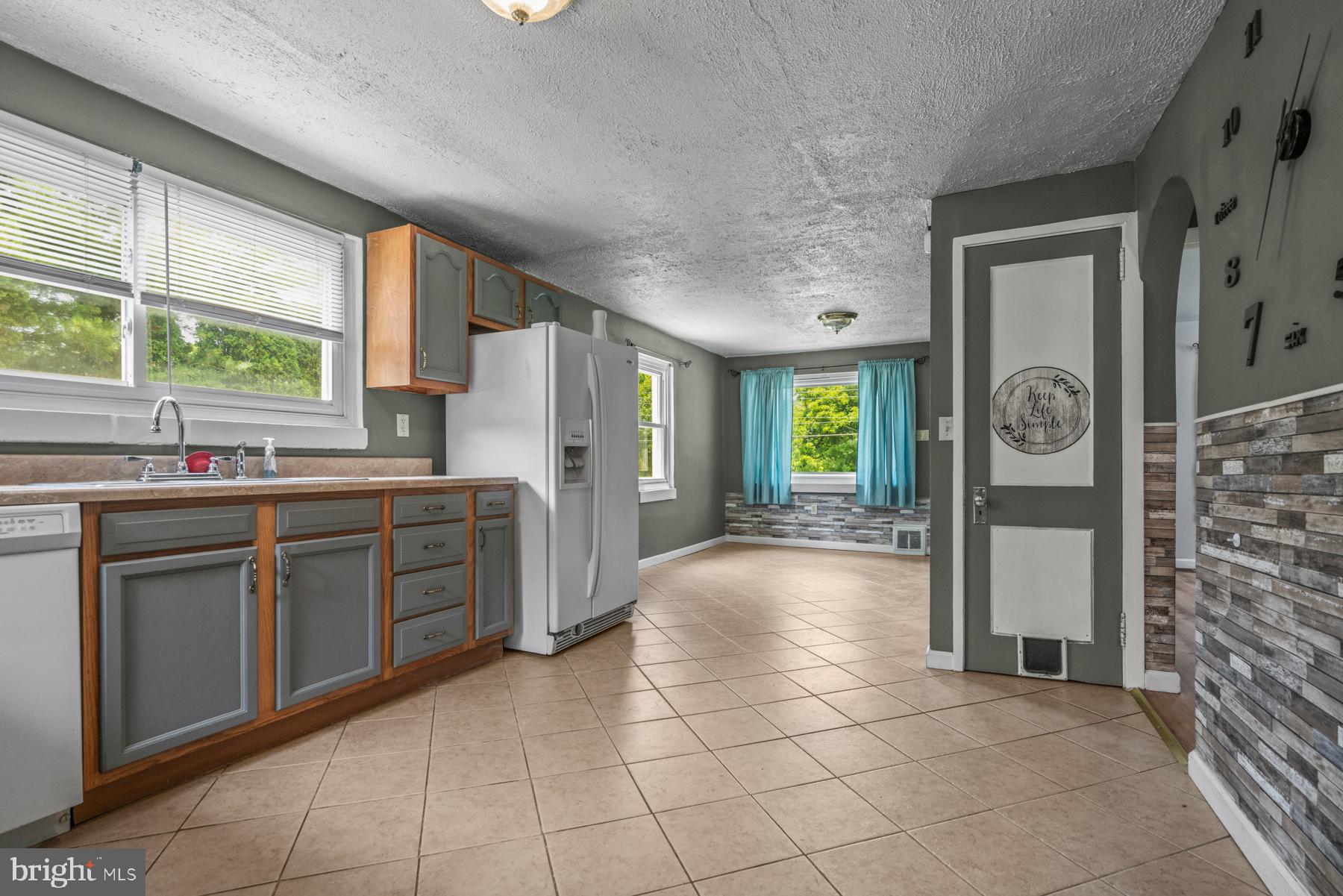 2881 Pricetown Road Temple, PA 19560 - Photo 10 of 31