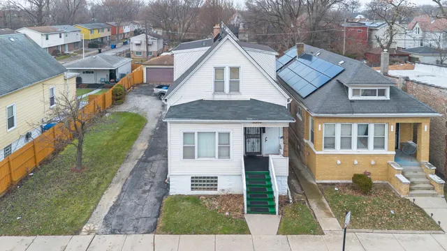 $179,900 | 9352 South Woodlawn Avenue, Chicago, IL 60619
