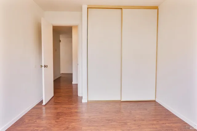 an empty room with window