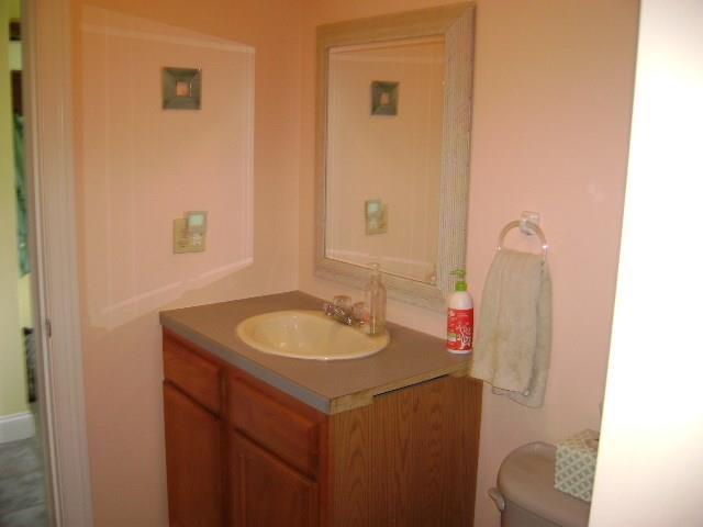 189 Old County Road Edgecomb, ME 04556 - Photo 16 of 32 1st floor bath with shower.