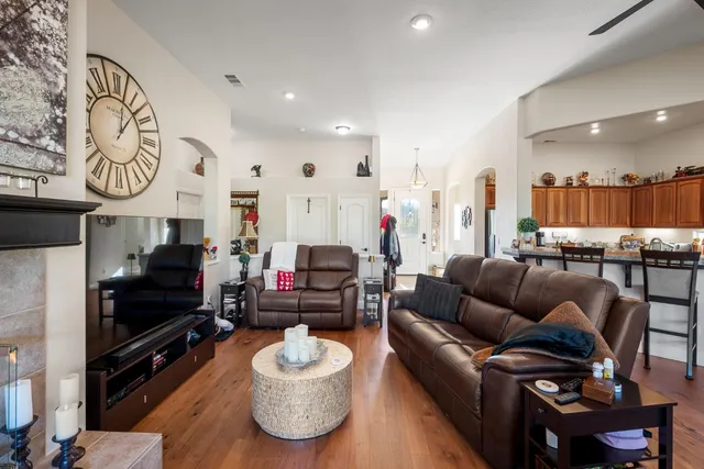 $689,000 | 352 Mitchell Lake Lane, Copperopolis, CA 95228