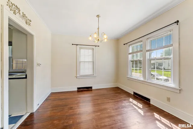 $115,900 | 1904 30th Street, Moline, IL 61265