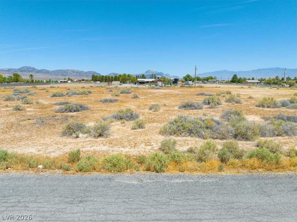 4580 Lawrence Road Pahrump, NV 89048 - Photo 5 of 40 A vast, level desert lot awaits your future development.