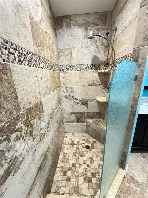 6286 Southwest 110th Street Ocala, FL 34476 - Photo 6 of 14 a bathroom with a shower