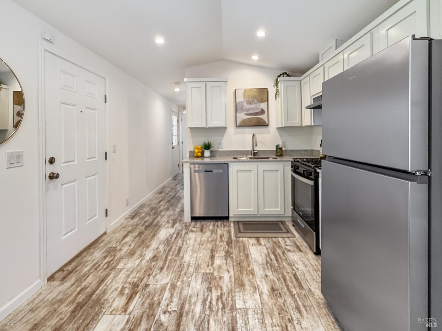 101 Colgan Avenue, Unit 26 Santa Rosa, CA 95404 - Photo 4 of 18