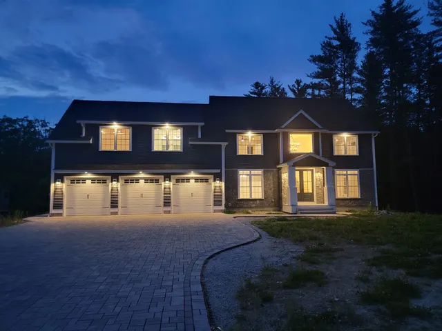 $1,699,900 | 12 Zeland Drive, Dover, NH 03820