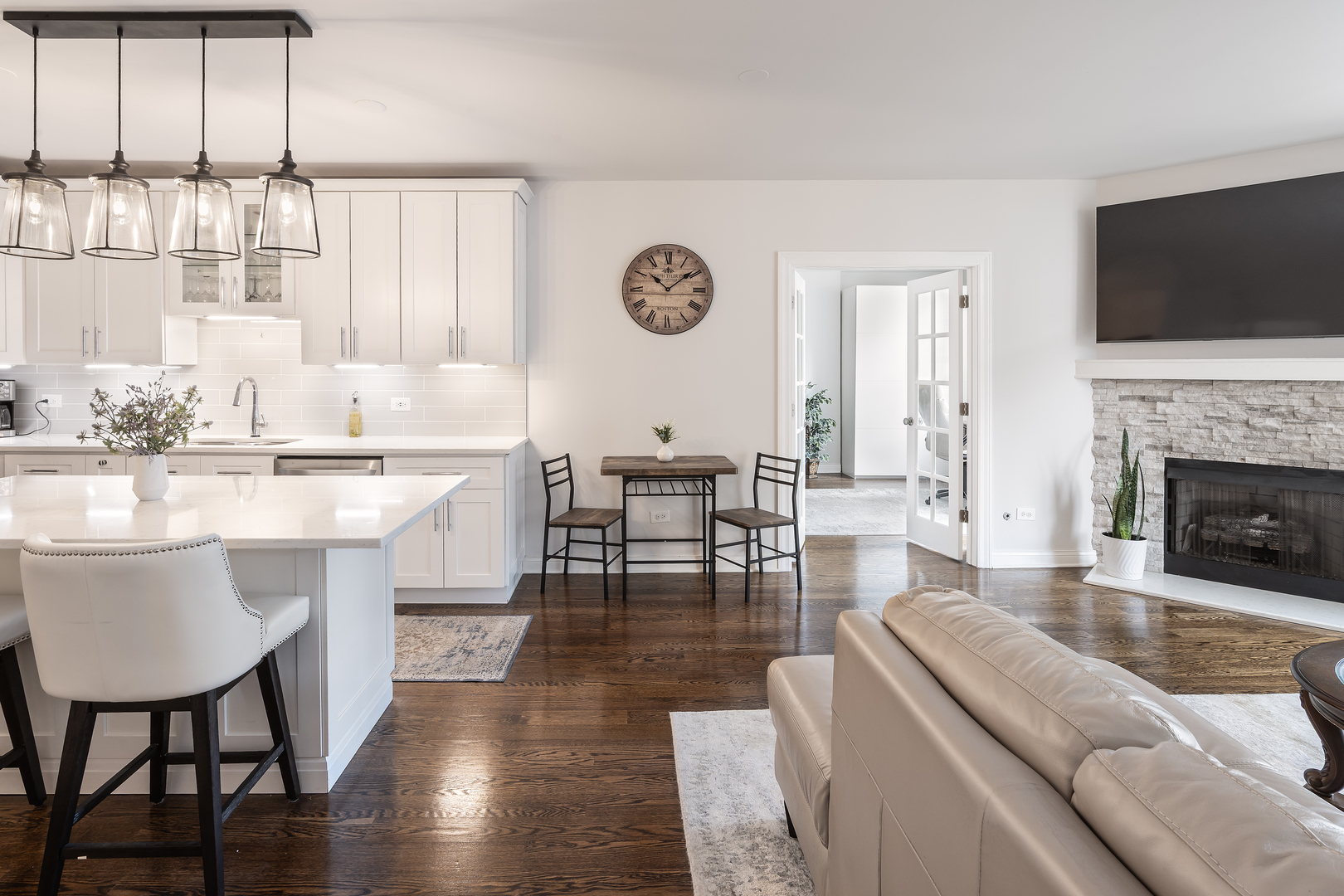 21 West Chestnut Street, Unit 1206 Chicago, IL 60610 - Photo 6 of 19