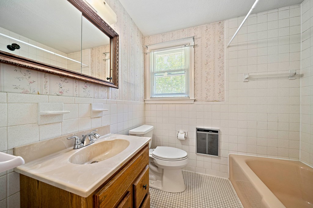 4 Robinwood Road Norwood, MA 02062 - Photo 16 of 36 Gallery Image 16