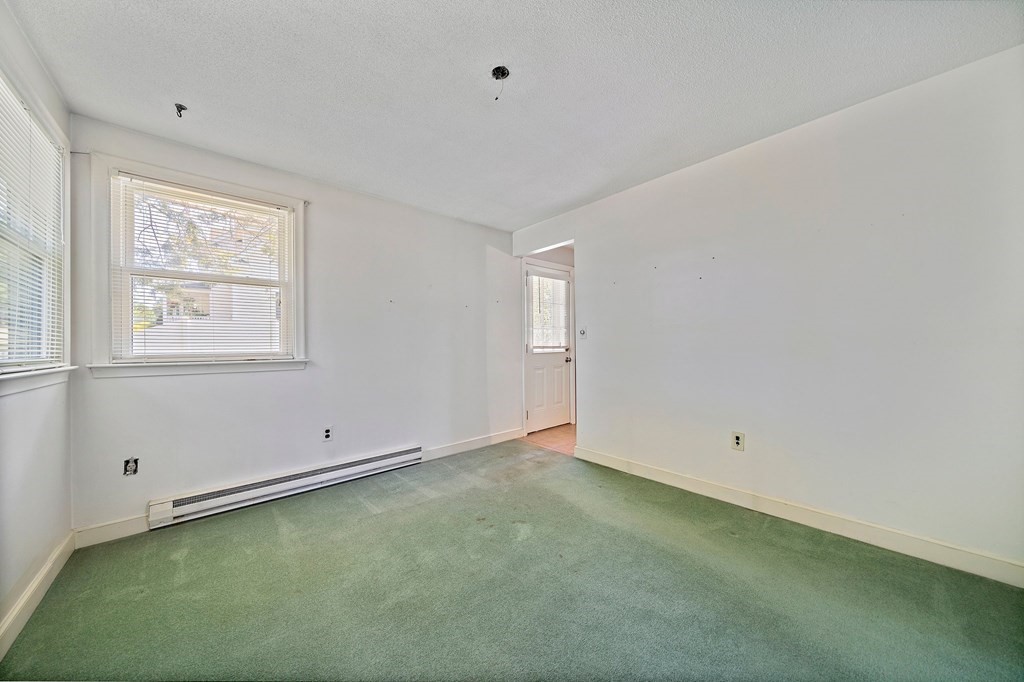 4 Robinwood Road Norwood, MA 02062 - Photo 8 of 36 Gallery Image 8