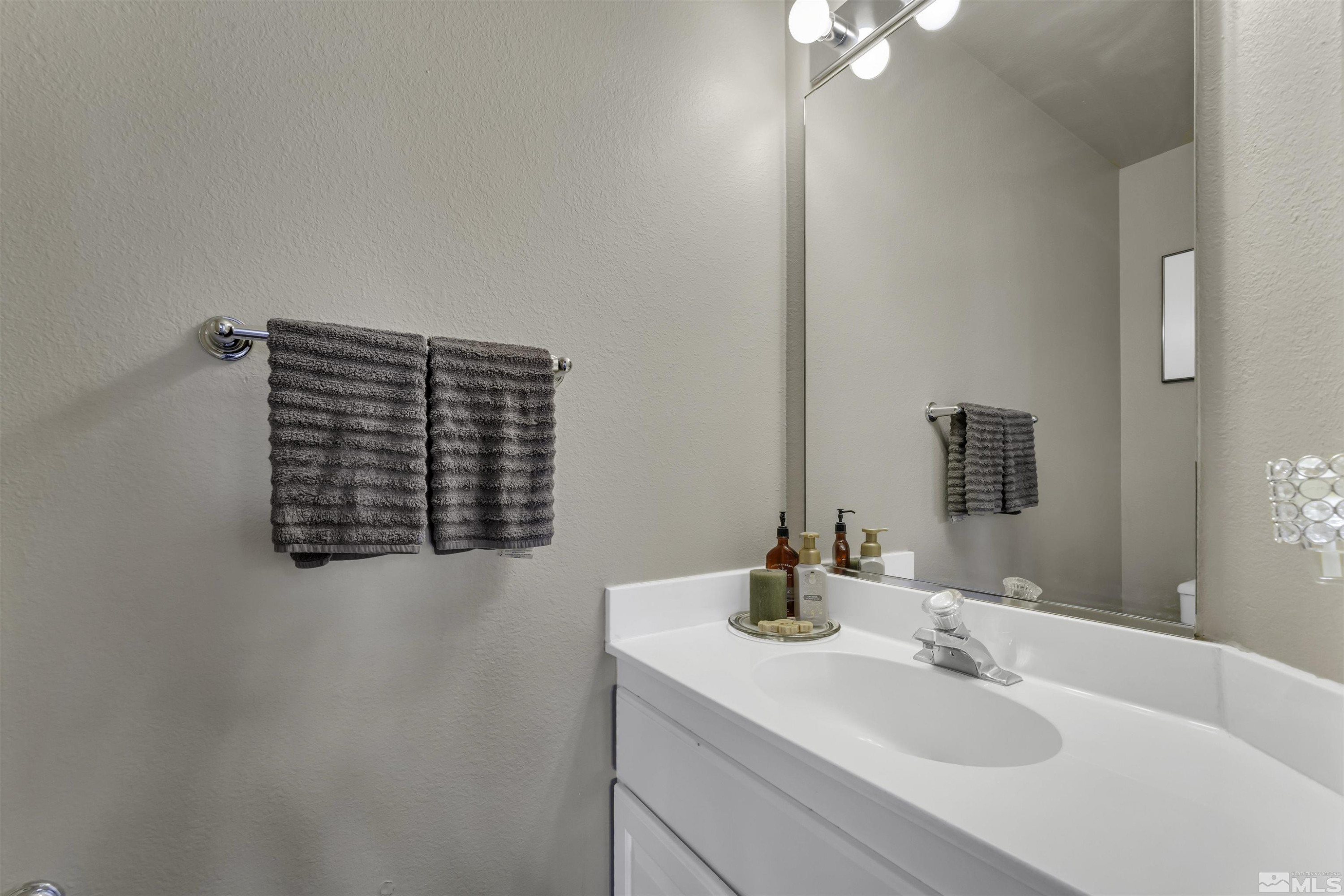 4040 South Westpoint Drive Reno, NV 89509 - Photo 20 of 30 Photo 24