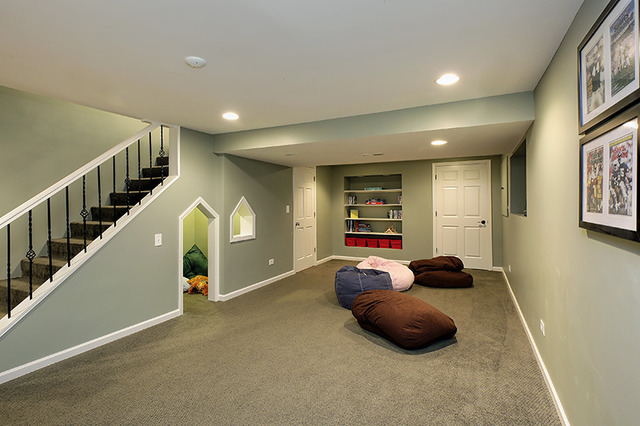 2705 Cherry Lane Northbrook, IL 60062 - Photo 18 of 25 a room with furniture and a window