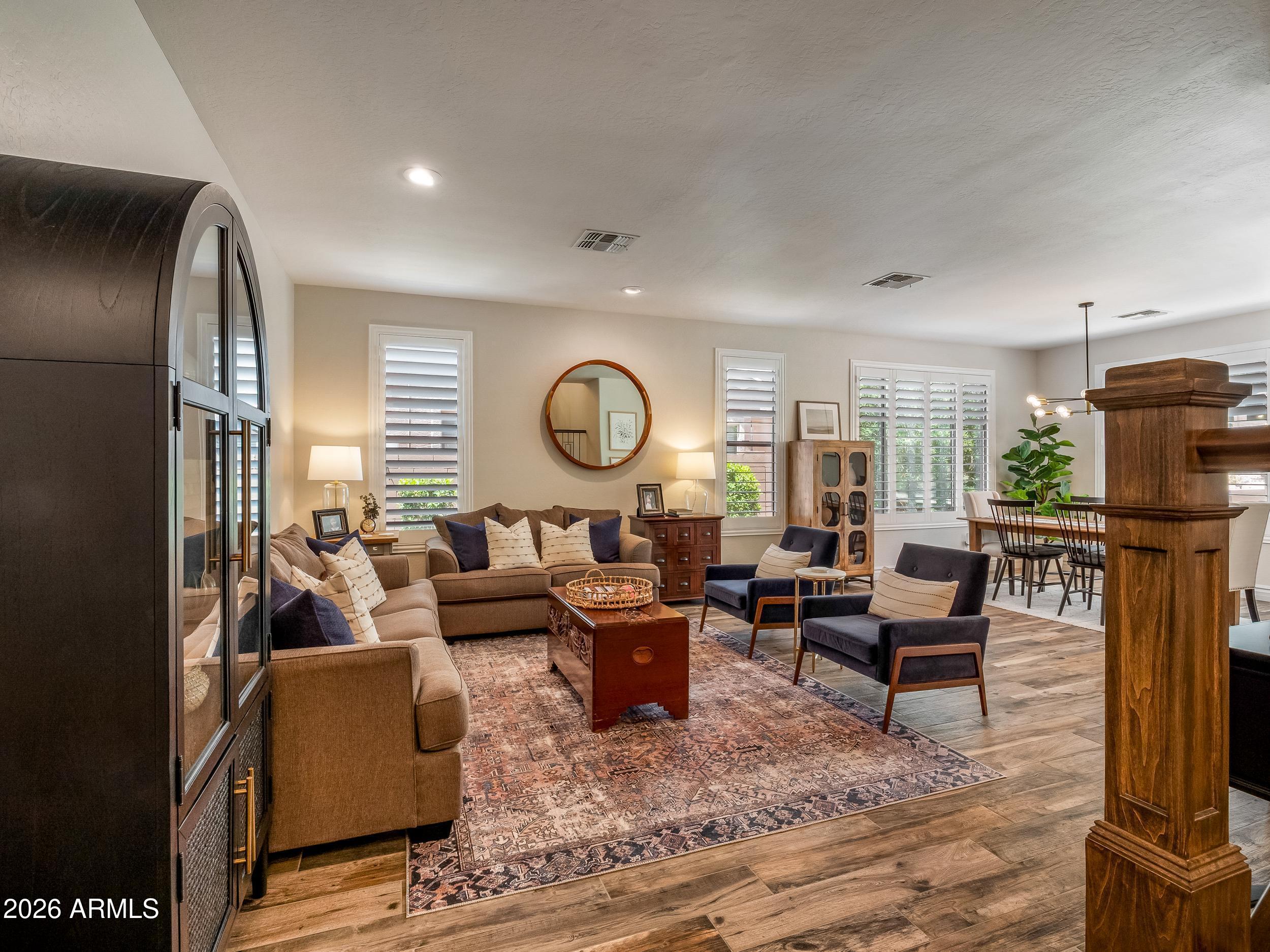 3416 West Montello Road Phoenix, AZ 85086 - Photo 14 of 68 Living room