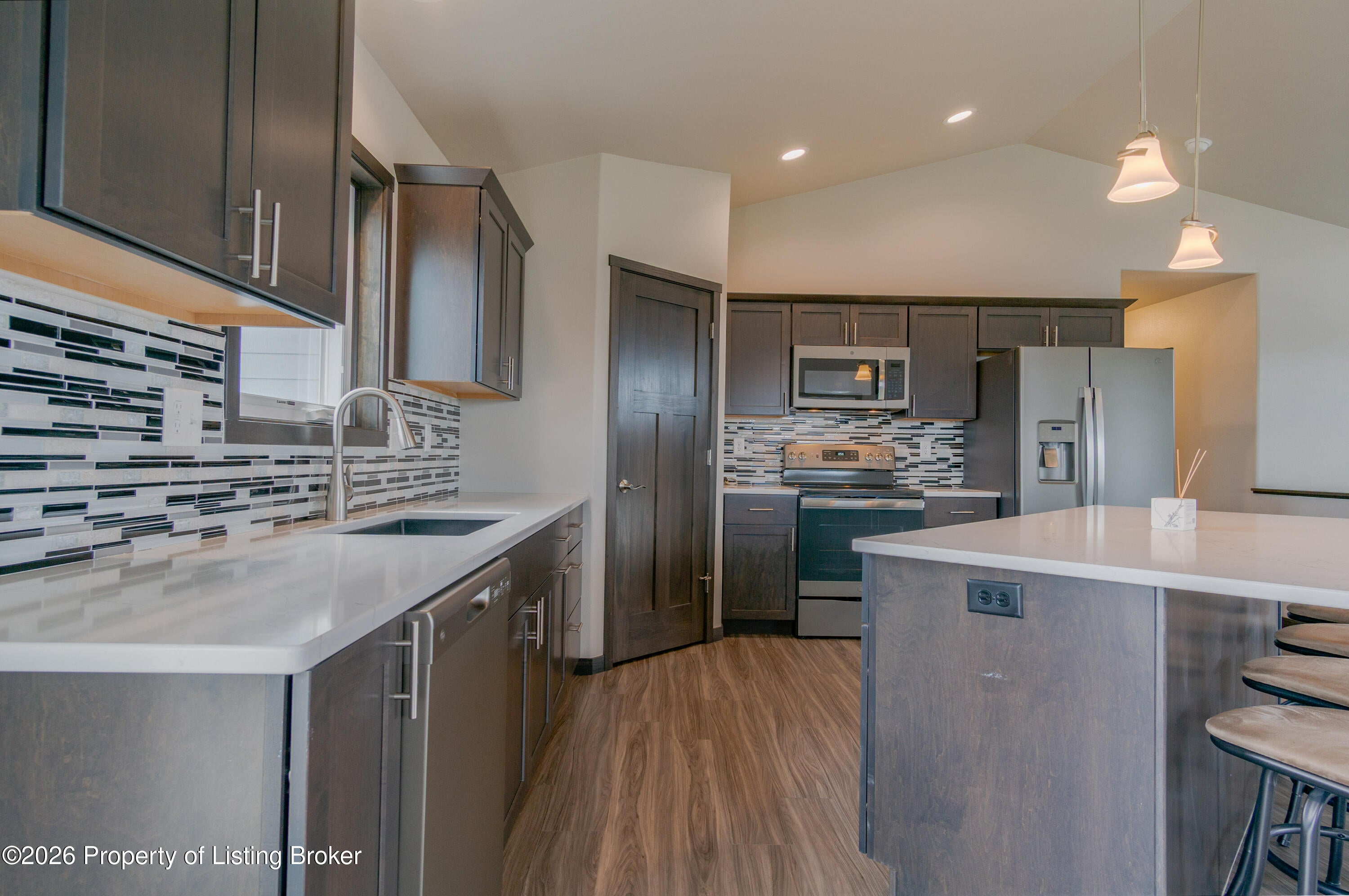 3403 Shamrock Loop Dickinson, ND 58601 - Photo 5 of 42 Gallery Image 5