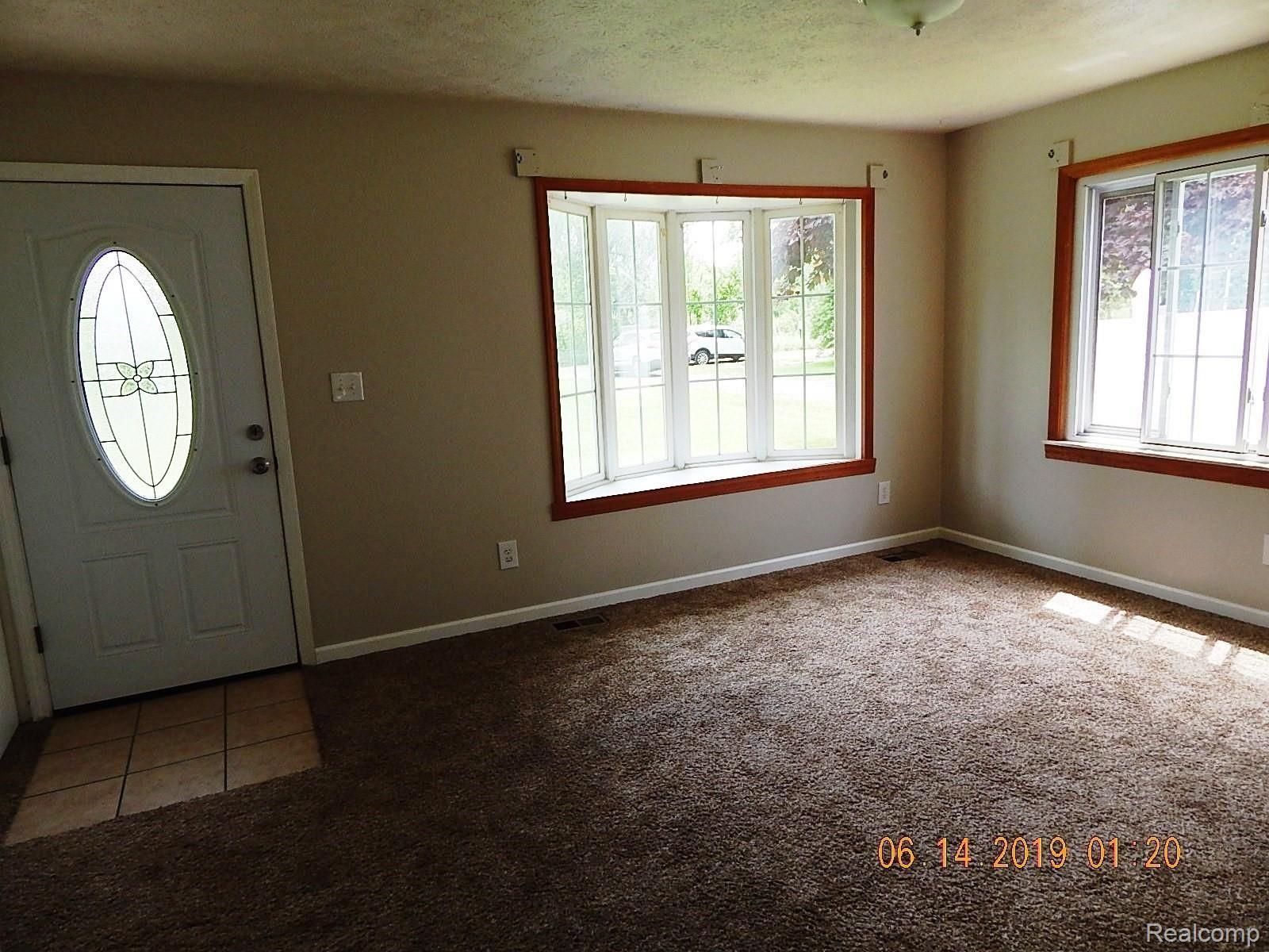 19222 Sylvia Road Romulus, MI 48174 - Photo 40 of 45 liv rm1.JPG
