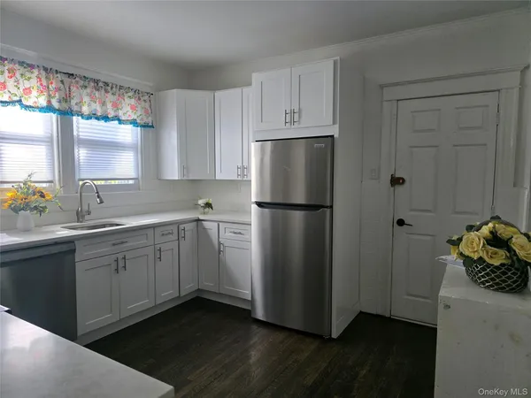 $3,300 | 61 Violet Avenue, Poughkeepsie, NY 12601