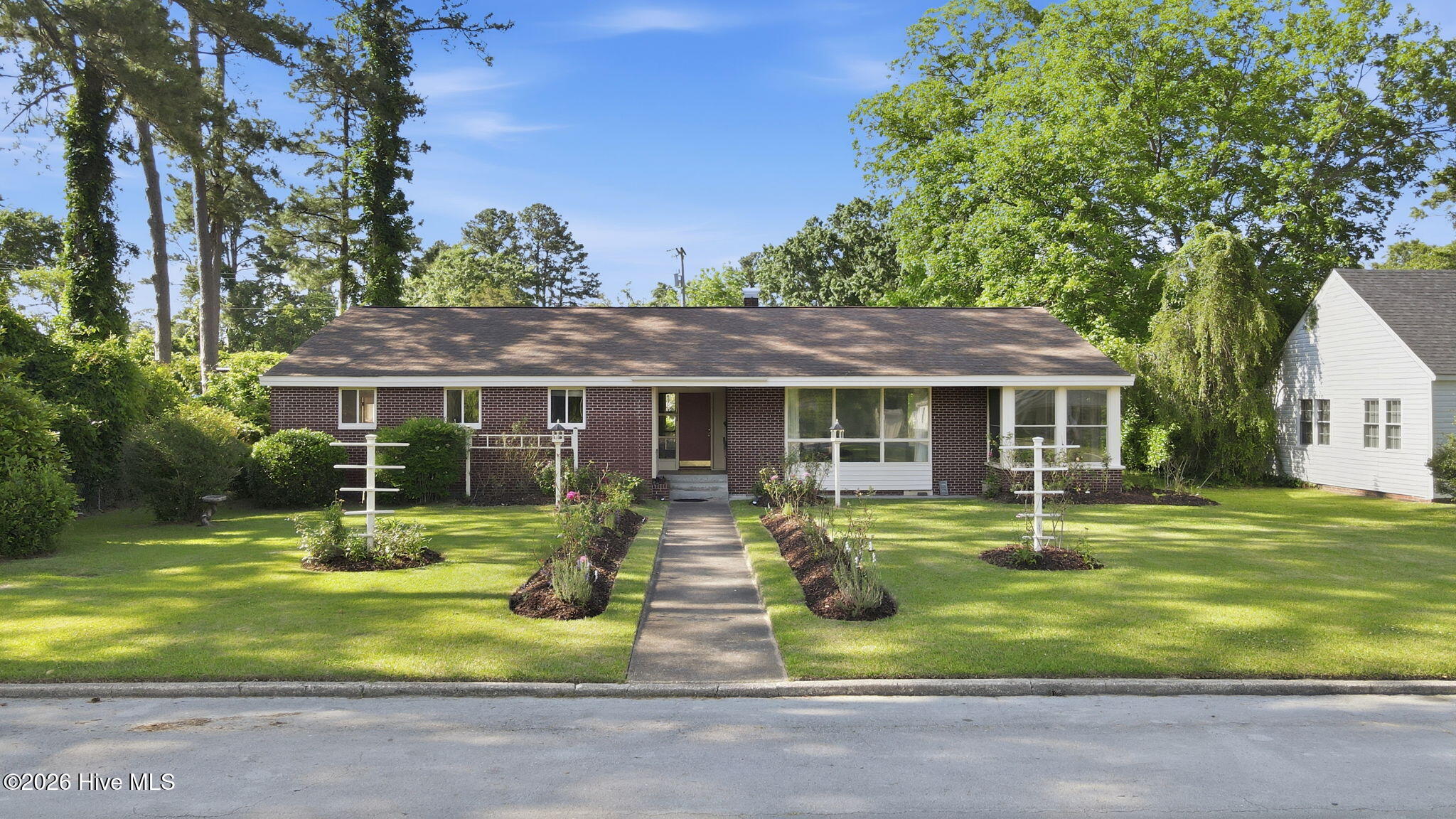 1608 Rhem Avenue New Bern, NC 28560 - Photo 5 of 51 48-web-or-mls-DJI_0878