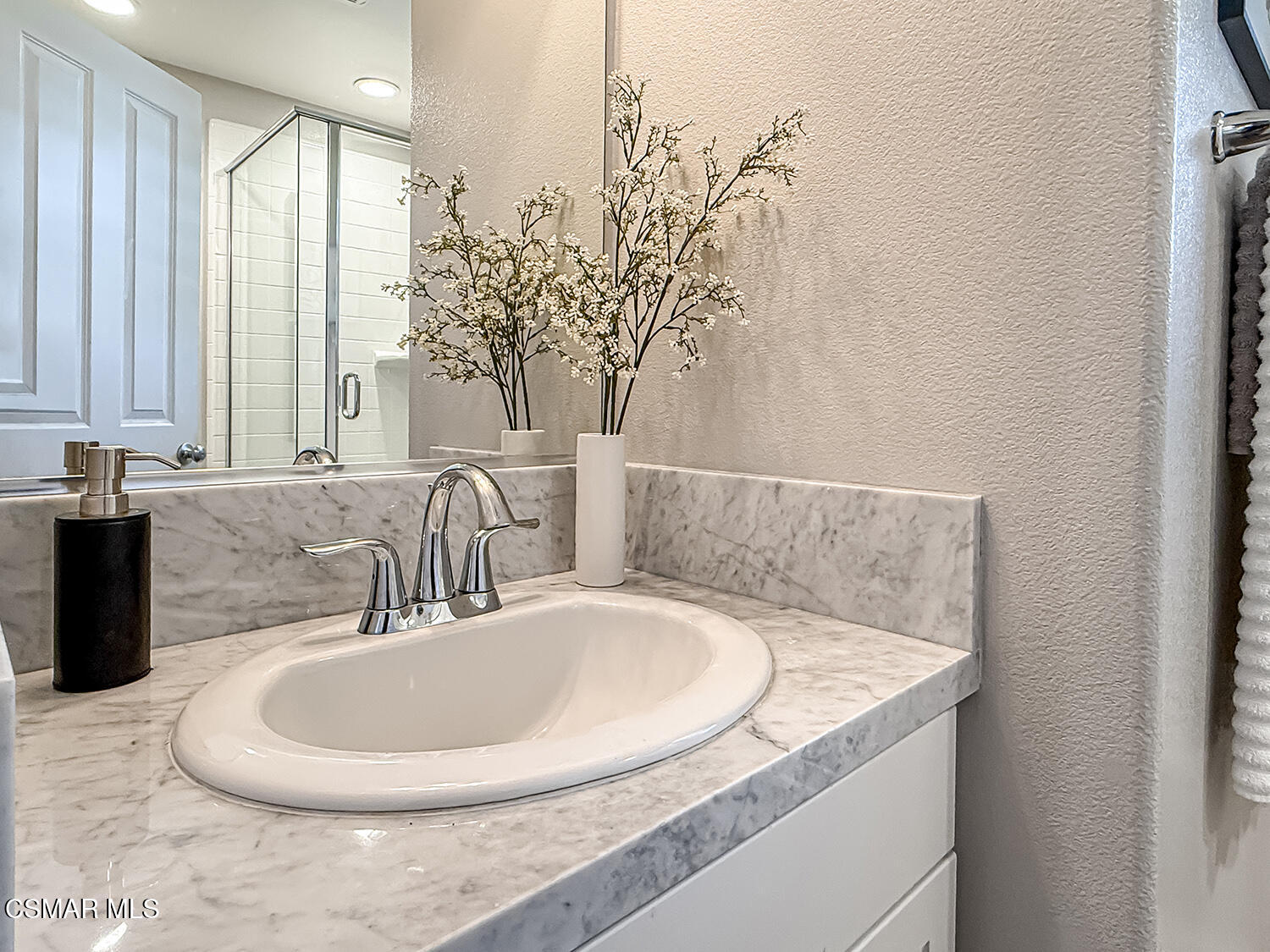 230 Stonegate Road Camarillo, CA 93010 - Photo 15 of 43 cGuest Bedroom1 and Bath5