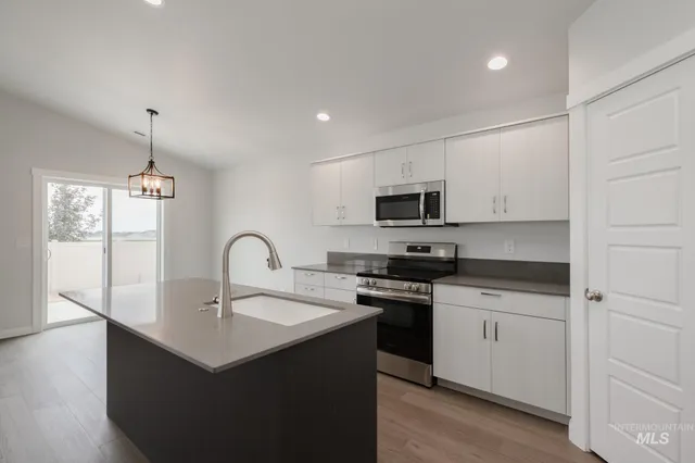 $457,990 | 10501 West Tinder Street, Star, ID 83669