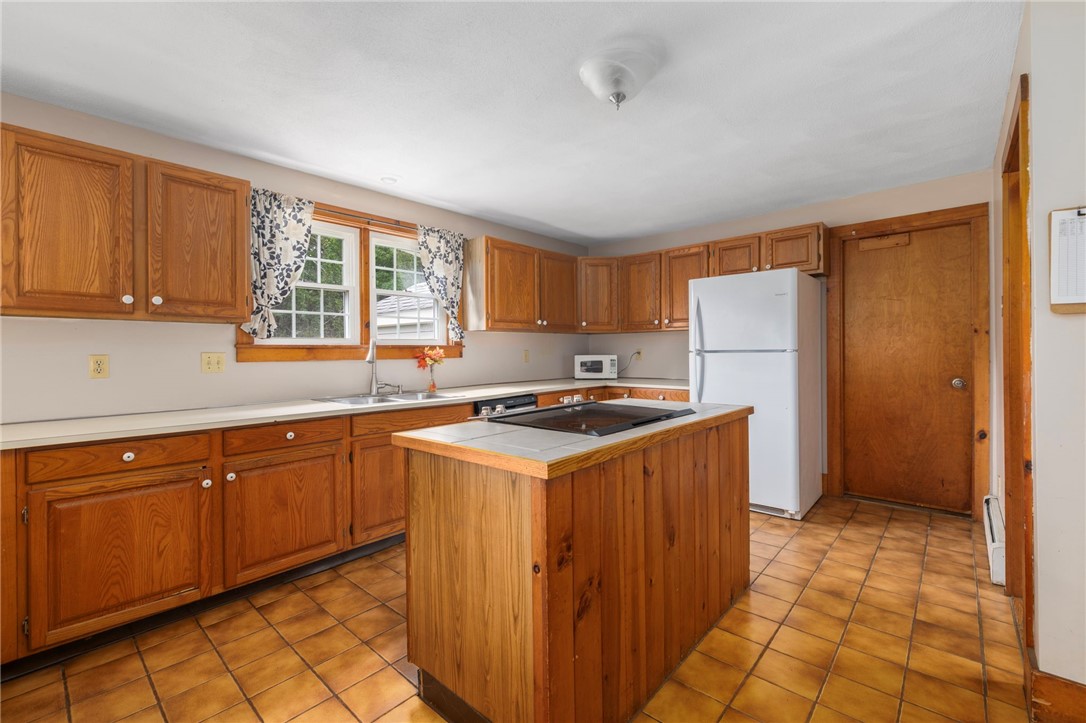 590 Exeter Road Saunderstown, RI 02874 - Photo 11 of 43 Gallery Image 11