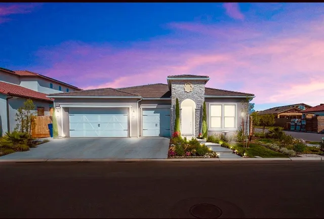 $655,000 | 2788 North Douglas Avenue, Fresno, CA 93727