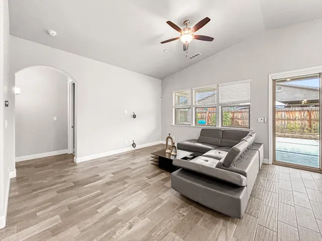 $649,000 | 2788 North Douglas Avenue, Fresno, CA 93727