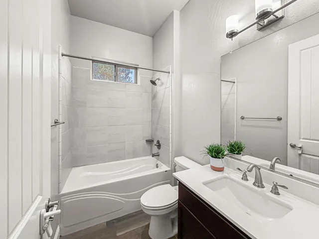 $655,000 | 2788 North Douglas Avenue, Fresno, CA 93727