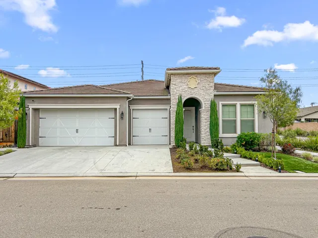 $655,000 | 2788 North Douglas Avenue, Fresno, CA 93727