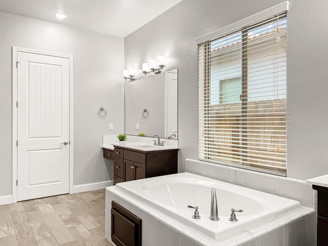 $655,000 | 2788 North Douglas Avenue, Fresno, CA 93727