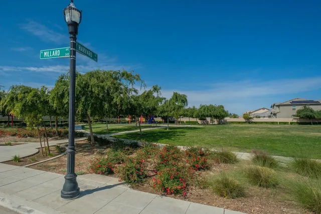 $655,000 | 2788 North Douglas Avenue, Fresno, CA 93727