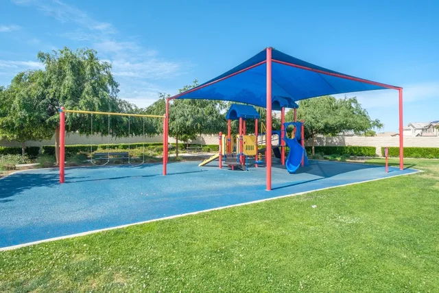 $655,000 | 2788 North Douglas Avenue, Fresno, CA 93727