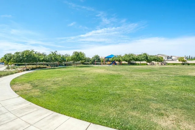 $655,000 | 2788 North Douglas Avenue, Fresno, CA 93727