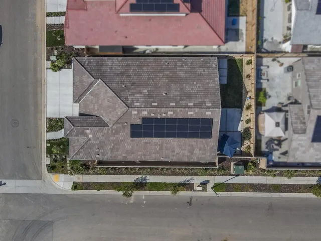 $649,000 | 2788 North Douglas Avenue, Fresno, CA 93727