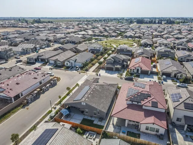 $655,000 | 2788 North Douglas Avenue, Fresno, CA 93727