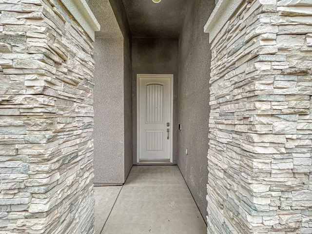 $655,000 | 2788 North Douglas Avenue, Fresno, CA 93727