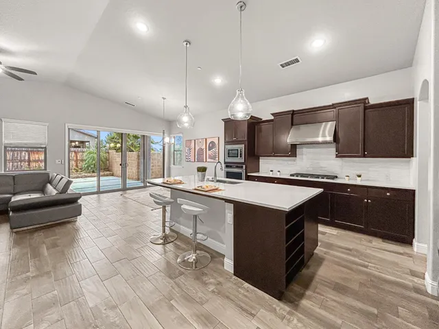 $655,000 | 2788 North Douglas Avenue, Fresno, CA 93727