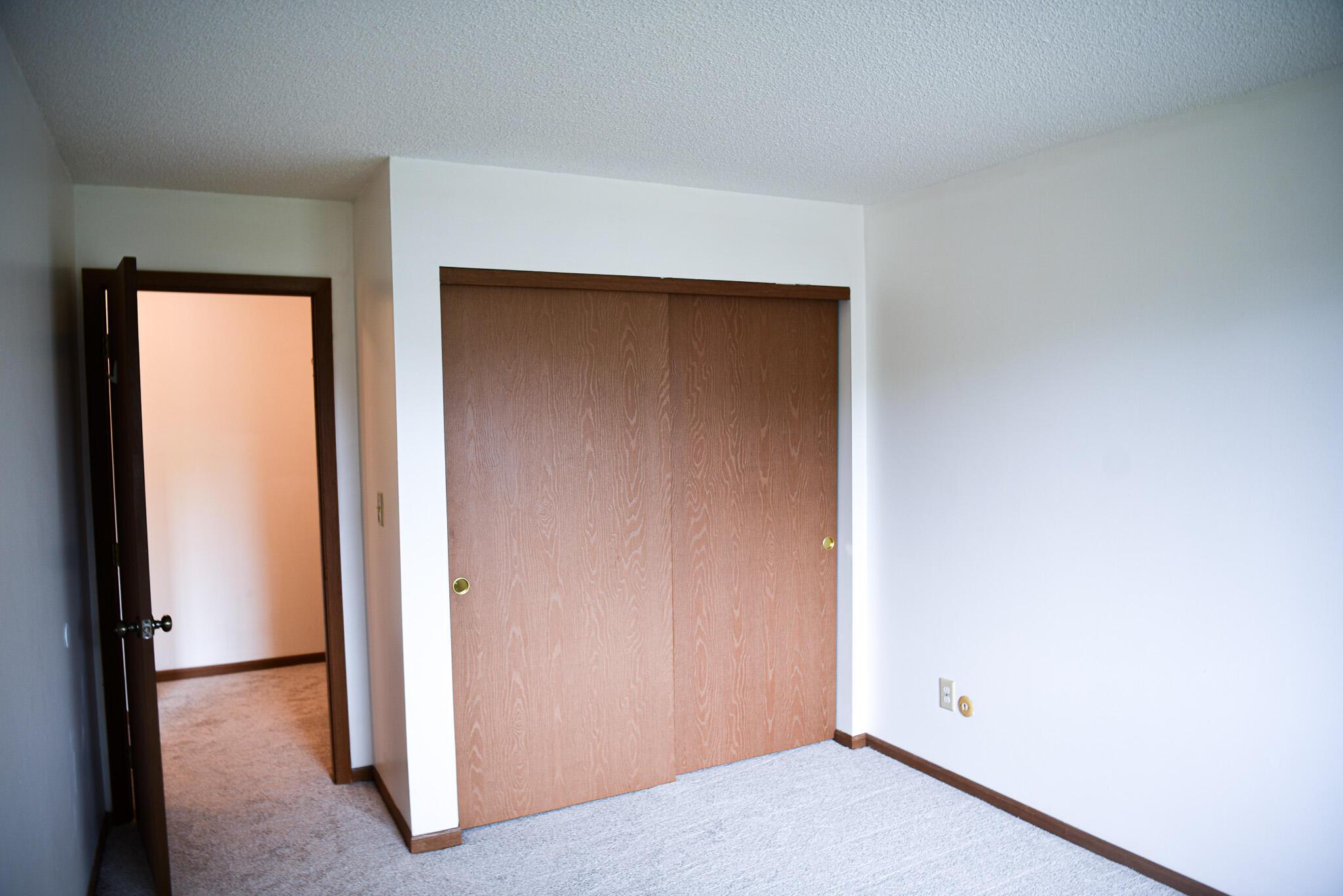 4143 Karl Road, Unit 314 Columbus, OH 43224 - Photo 14 of 28 Bedroom 2