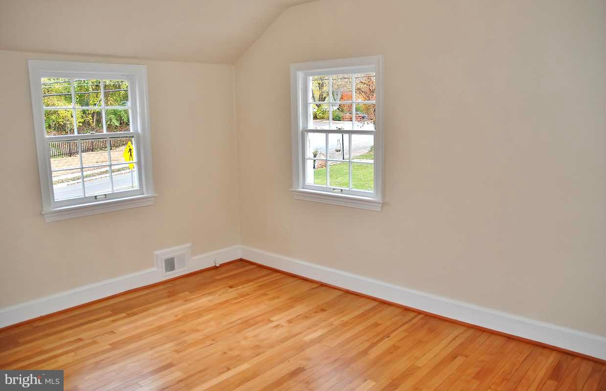 6210 Greentree Road Bethesda, MD 20817 - Photo 14 of 18 Bedroom