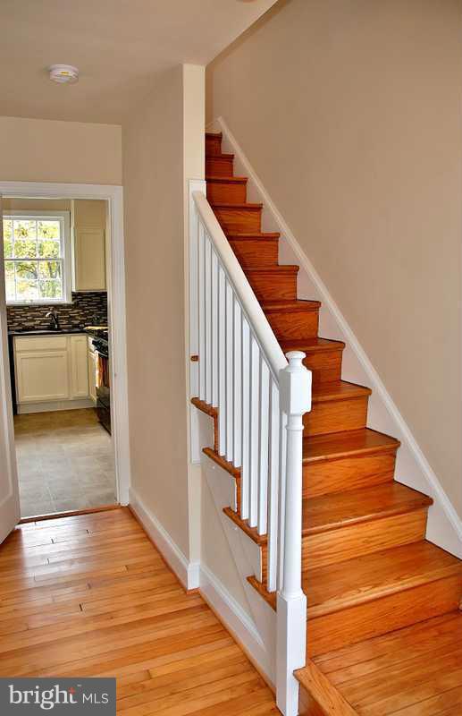 6210 Greentree Road Bethesda, MD 20817 - Photo 3 of 18 Foyer
