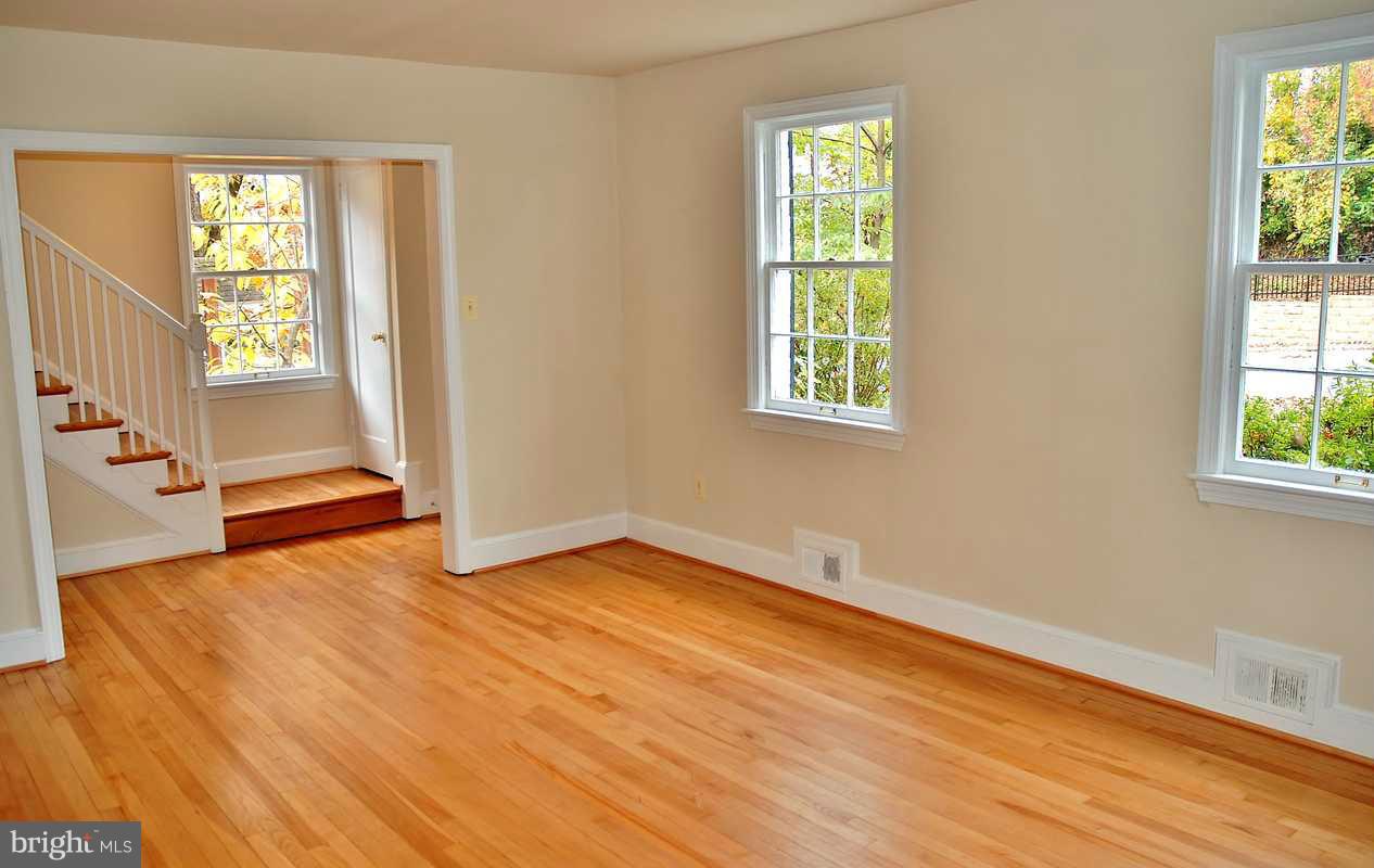 6210 Greentree Road Bethesda, MD 20817 - Photo 5 of 18 Living Room