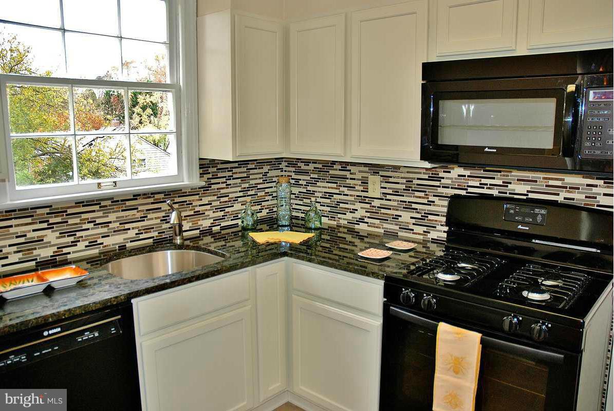 6210 Greentree Road Bethesda, MD 20817 - Photo 7 of 18 Kitchen