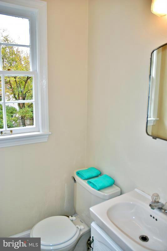 6210 Greentree Road Bethesda, MD 20817 - Photo 8 of 18 Main Floor Half Bath