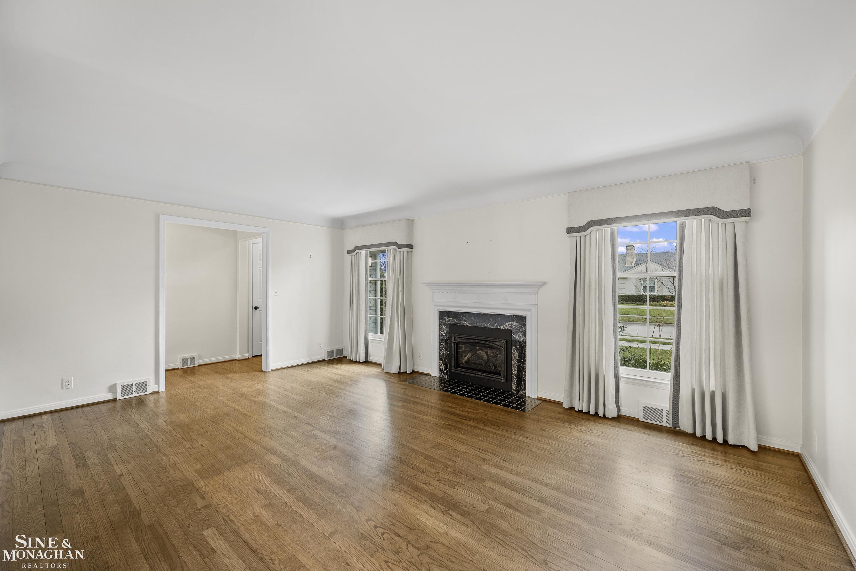 325 Stephens Road Grosse Pointe Farms, MI 48236 - Photo 6 of 41