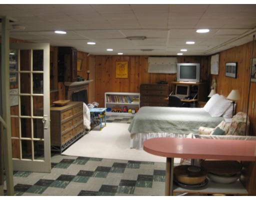 8 Saybrook Road Shrewsbury, MA 01545 - Photo 14 of 18 Gallery Image 14
