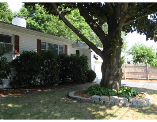 8 Saybrook Road Shrewsbury, MA 01545 - Photo 3 of 18 Gallery Image 3