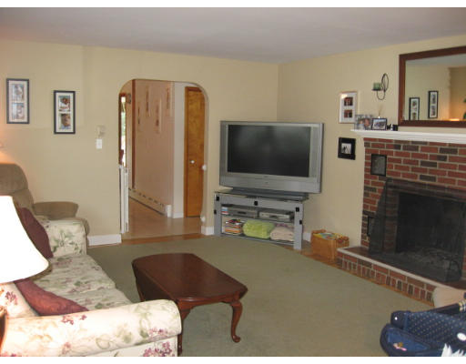 8 Saybrook Road Shrewsbury, MA 01545 - Photo 8 of 18 Gallery Image 8