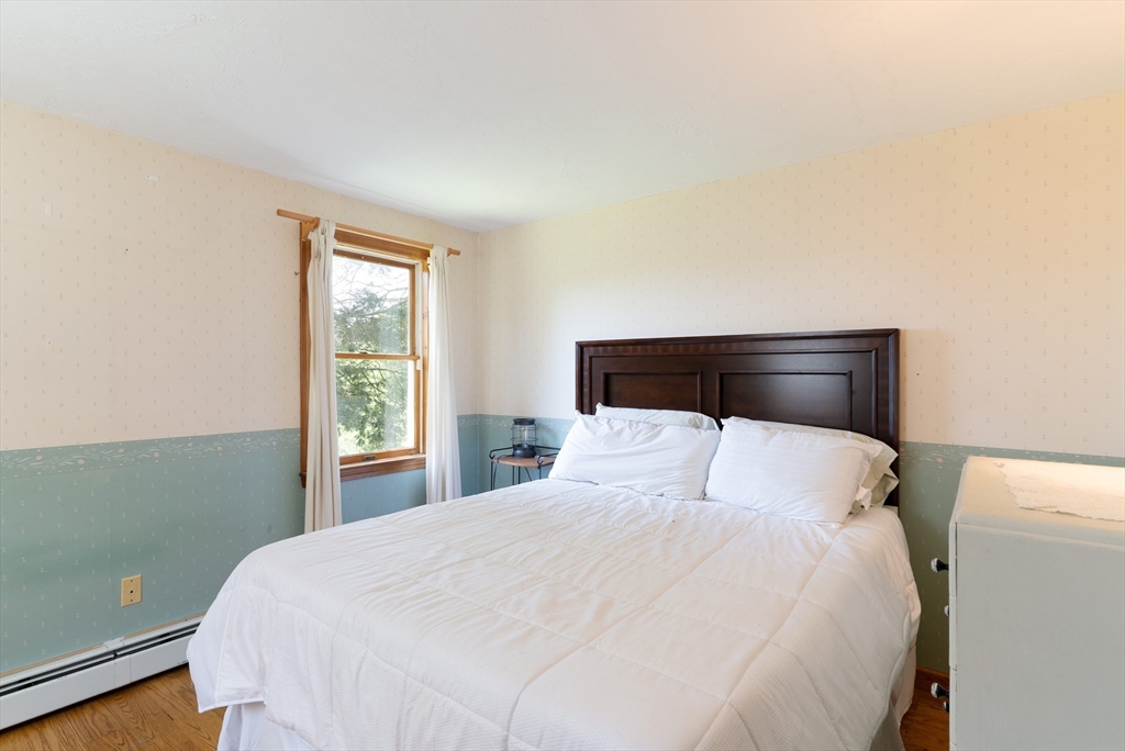 501 Wine Road New Braintree, MA 01531 - Photo 12 of 41